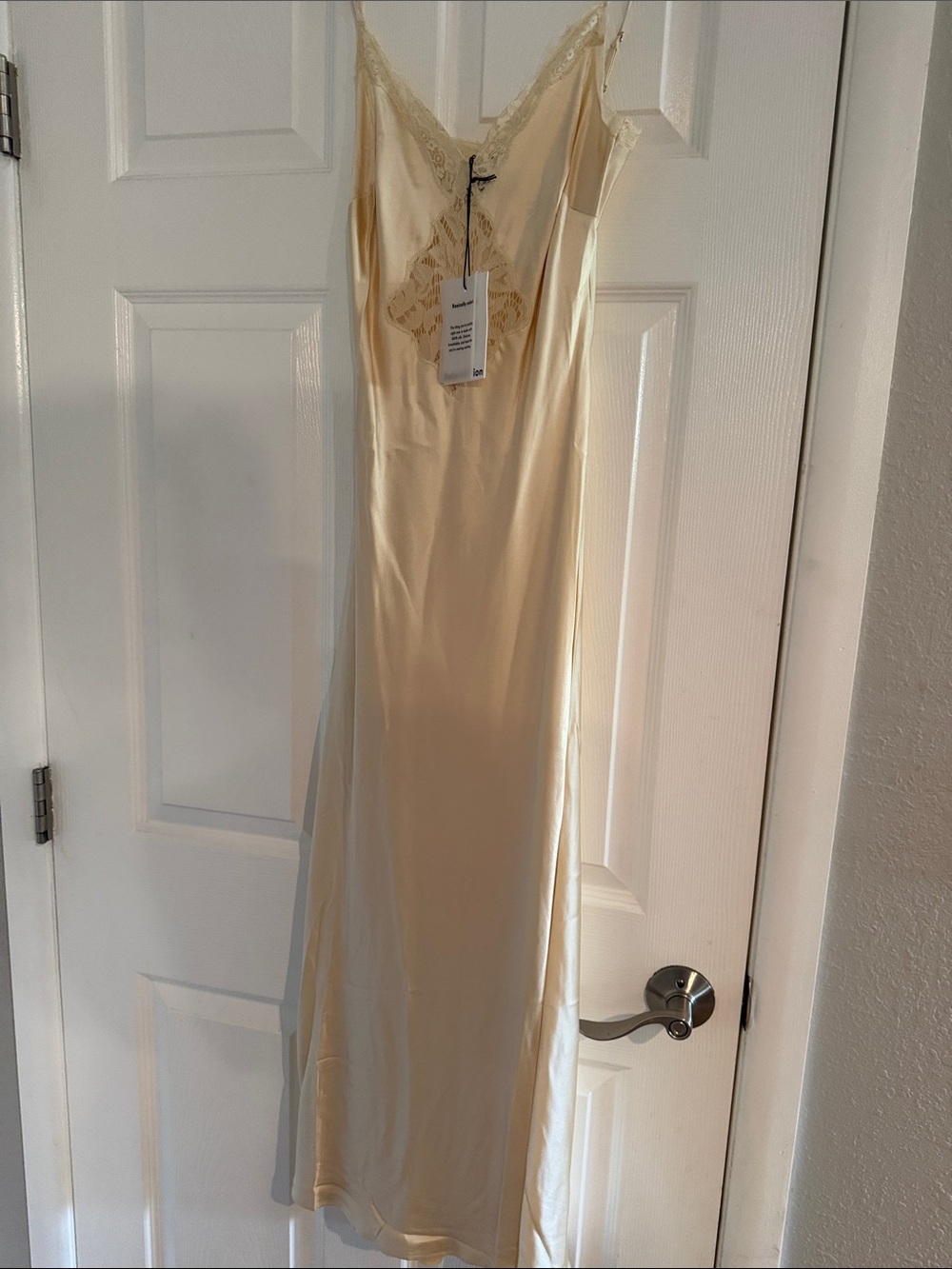 NWT Reformation Serafina dress size small in Sugar color